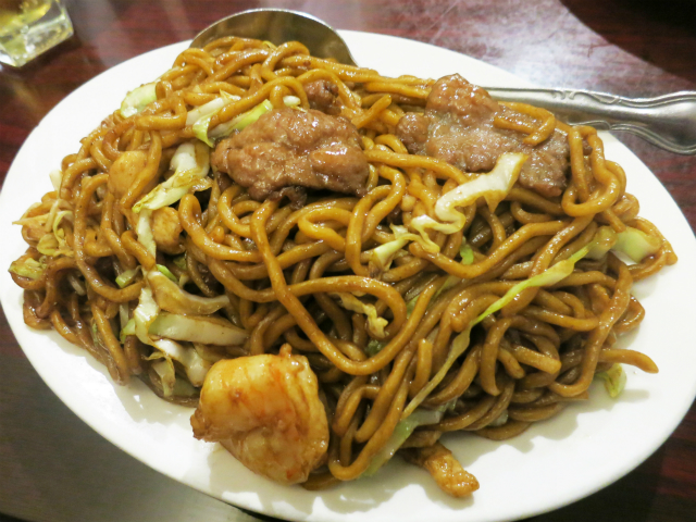 画像2: アメリカでの「焼きそば」の料理名だが、「チャウメン(Chow Mein)」や「フライド・ヌードル(Fried Noodles)」のほかに「ローメン(Lo Mein)」という呼び方も良く目にする。中華料理で「ローメン」と呼 ... 続きを読む → yakitan.info