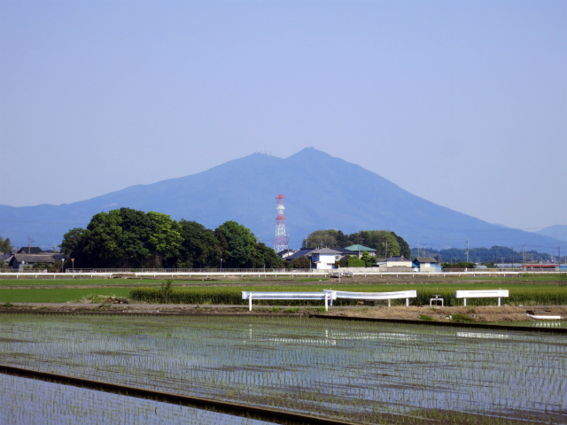 関東平野に聳える筑波山