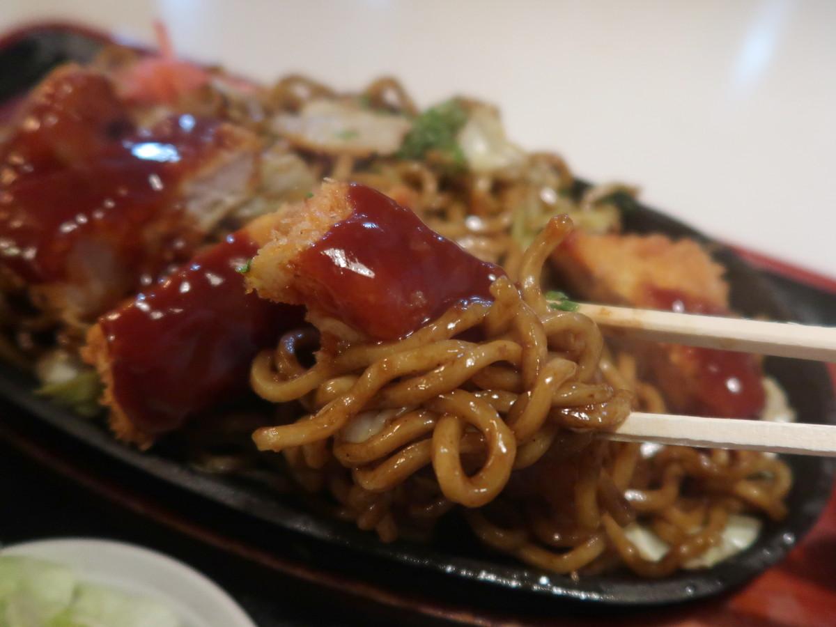 焼きそばとご飯