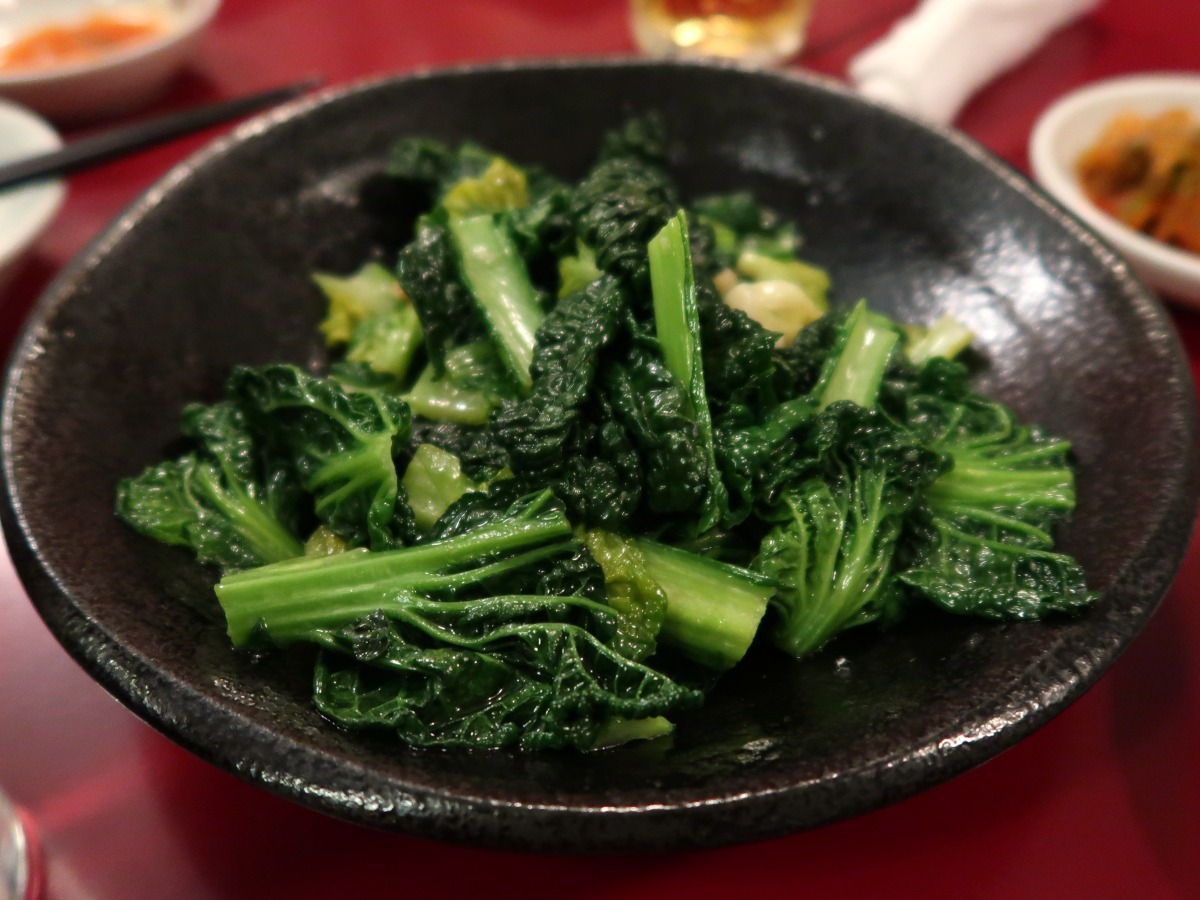 ちぢみ雪菜のガーリック炒め 748円