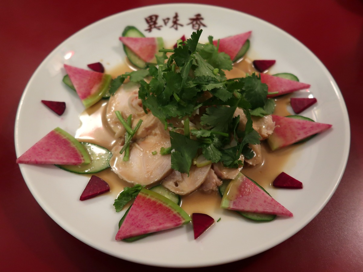 大山どりムネ肉の低温調理ゴマダレ冷菜 1078円