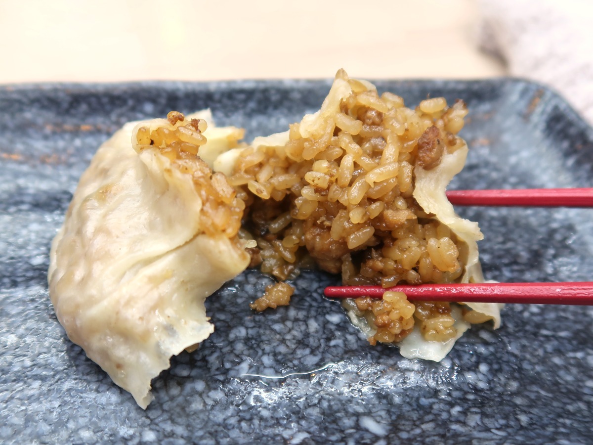 中身はまるで台湾の粽（ちまき）のよう。