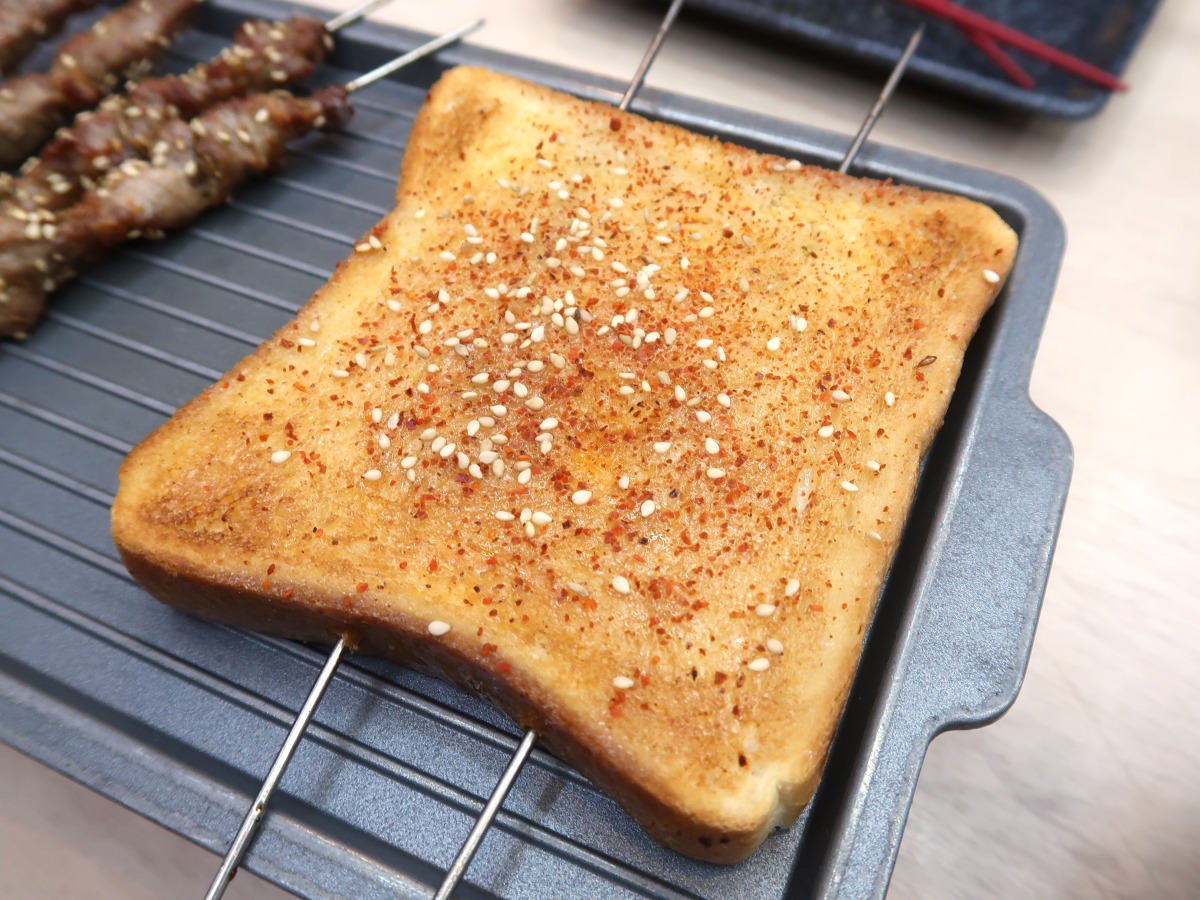 トースト（烤面包） 1串 198円