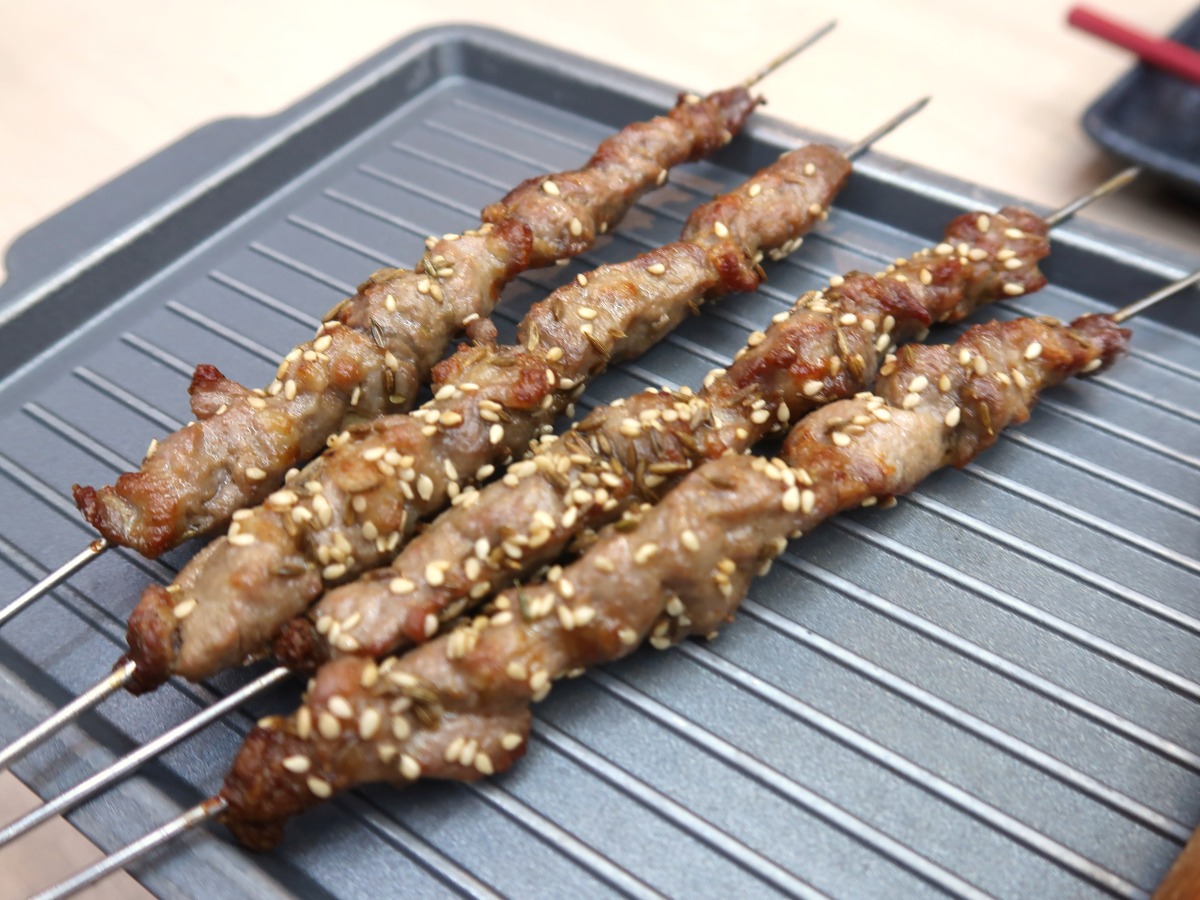 ラム肉の串焼き（小笨羊肉串） 1串 165円