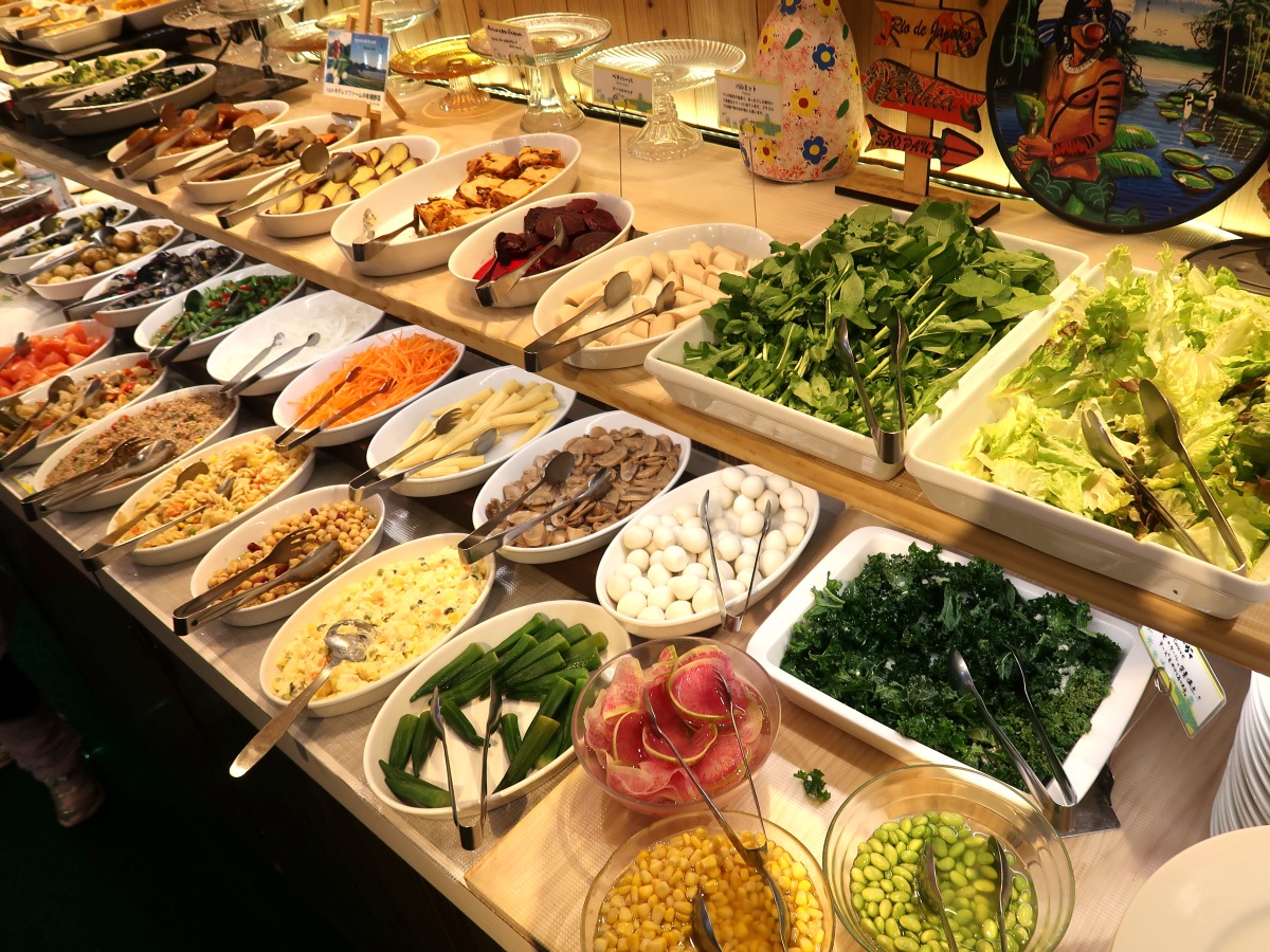 肉だけではなくビュッフェも充実