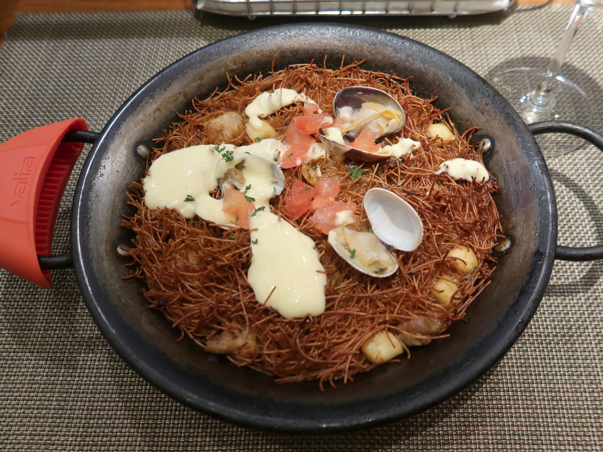 熱々のフィデウア