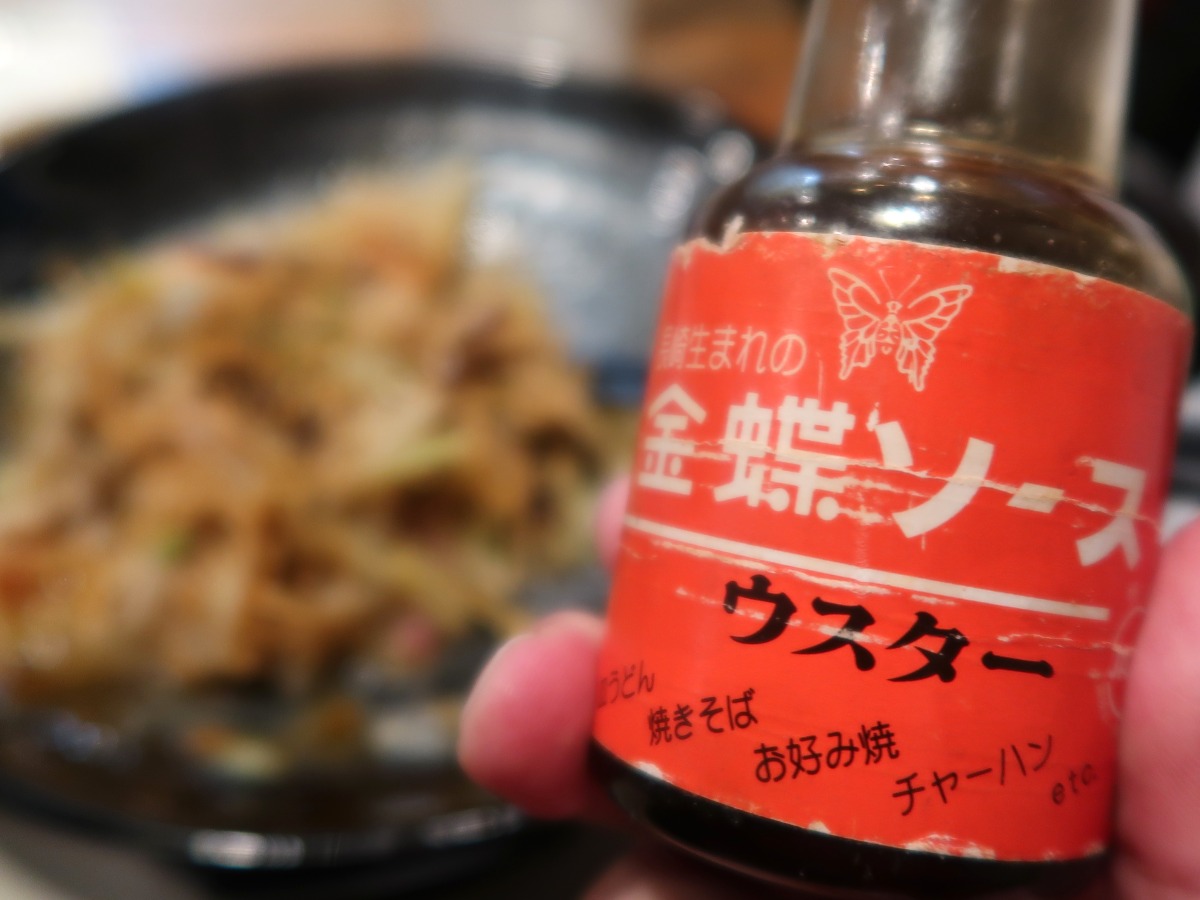 テーブルには金蝶ソースも