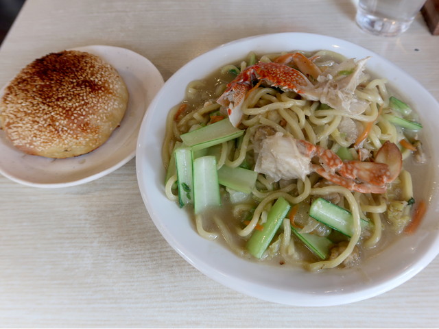 福清海鮮麺と紫菜餅