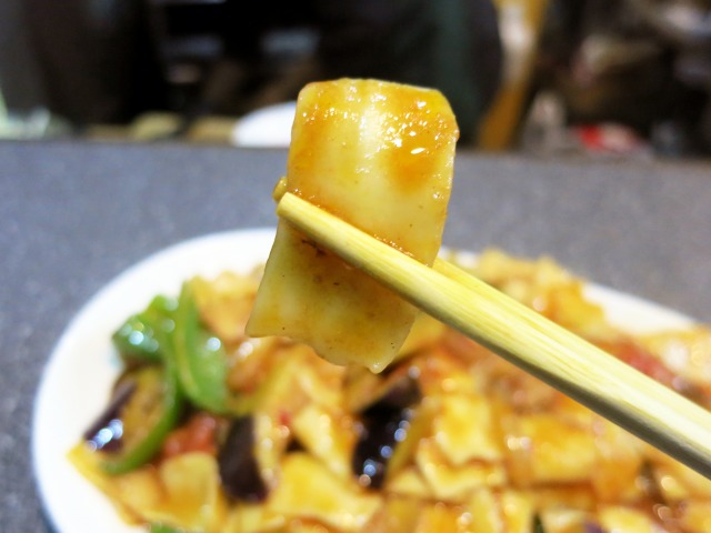 面片(麺片)＝薄く平たい麺を使用