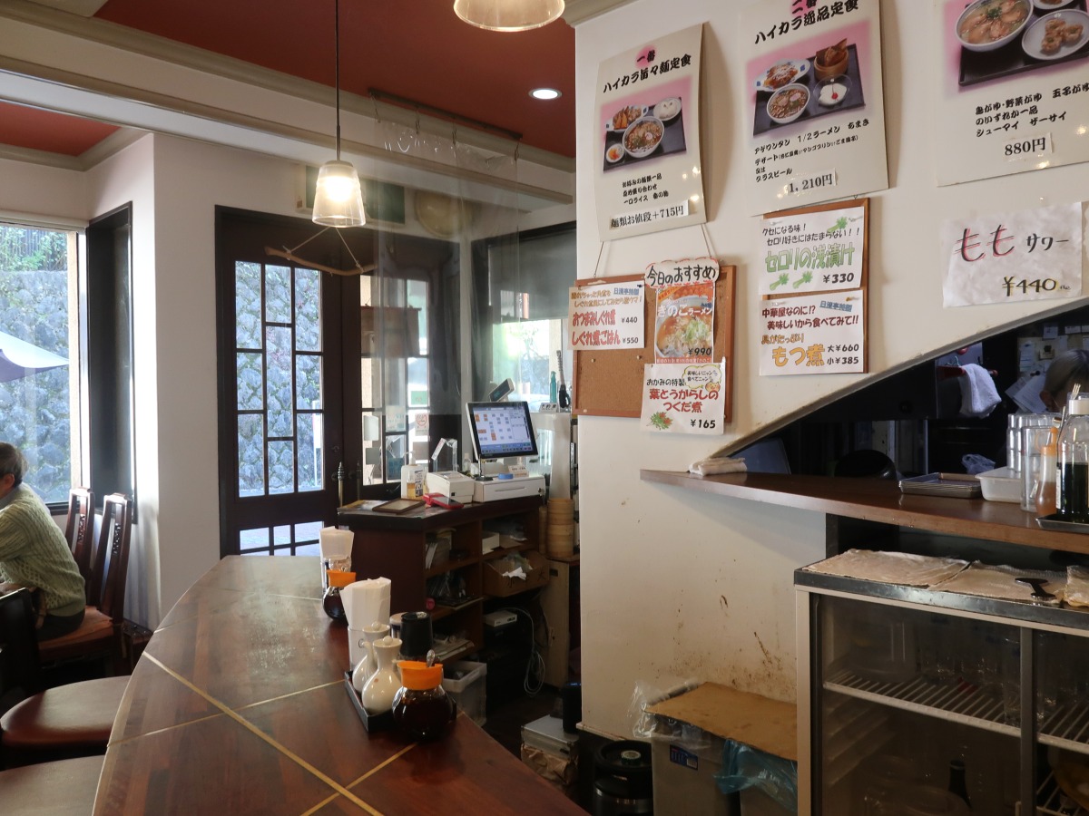 ハイカラ中華 日清亭本店 内観