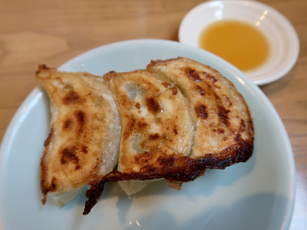 ぎょうざ（３コ） 300円