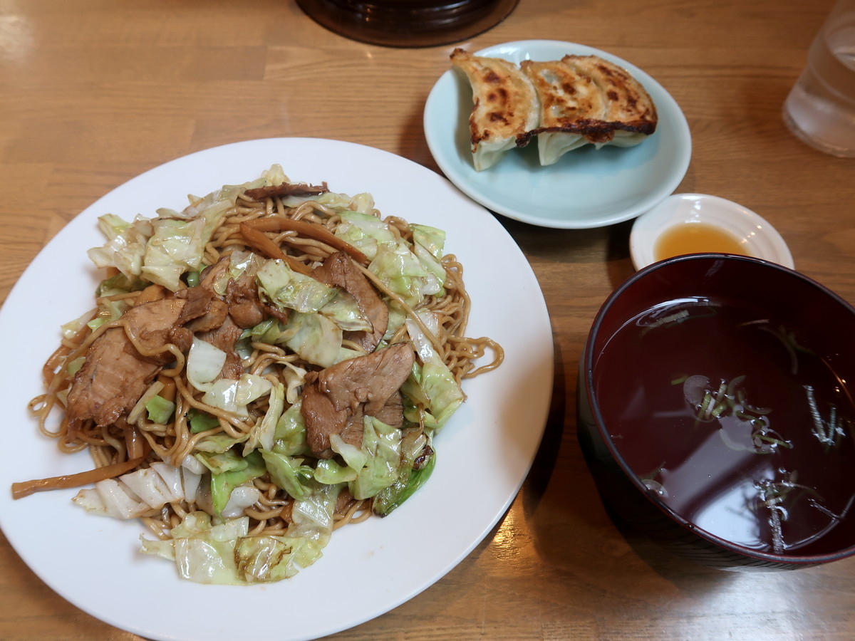 「やきそば」＆「ぎょうざ（３コ）」