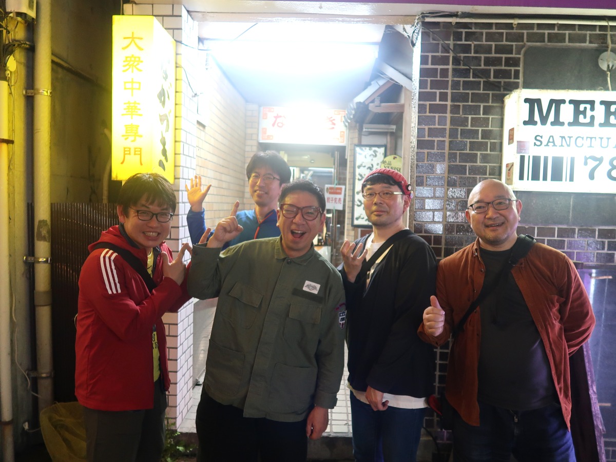 お店の前で記念撮影