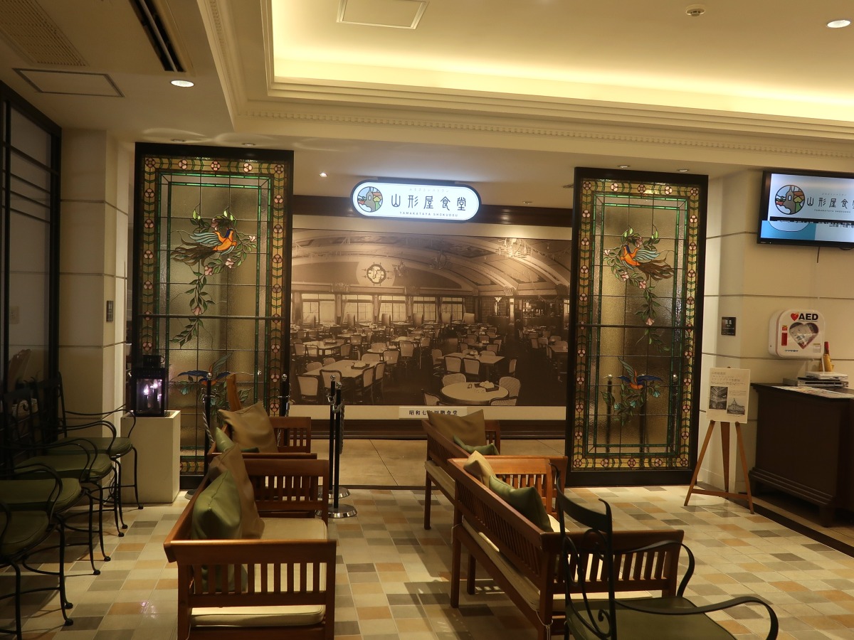 山形屋食堂 待機ベンチ