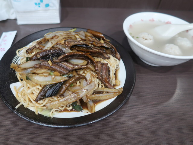 乾炒炒鱔魚意麺＋虱目魚丸湯