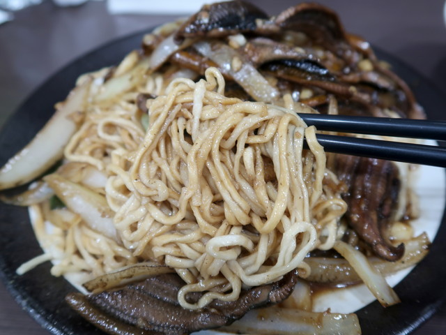 全蛋麺を揚げて戻した意麺がウマい