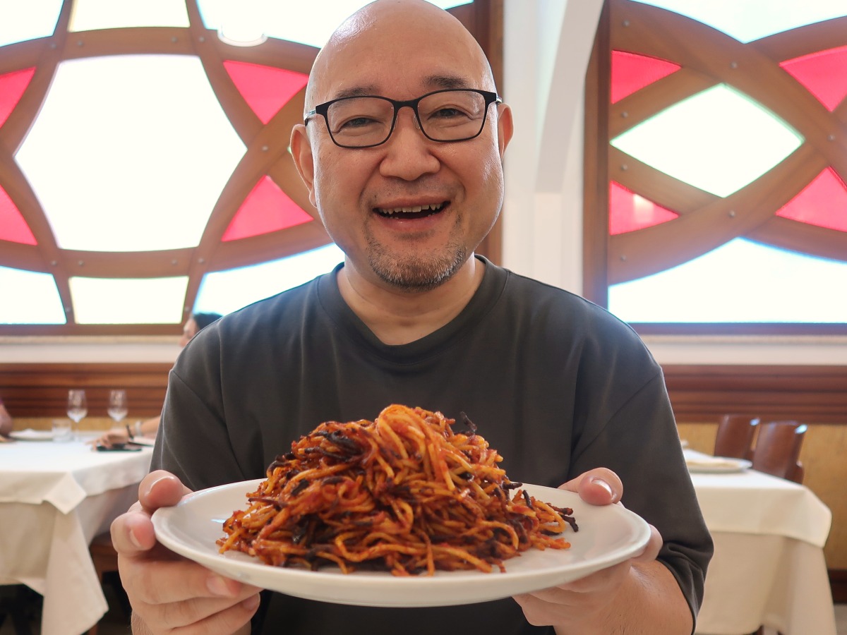 「暗殺者のパスタ」発祥の店にて