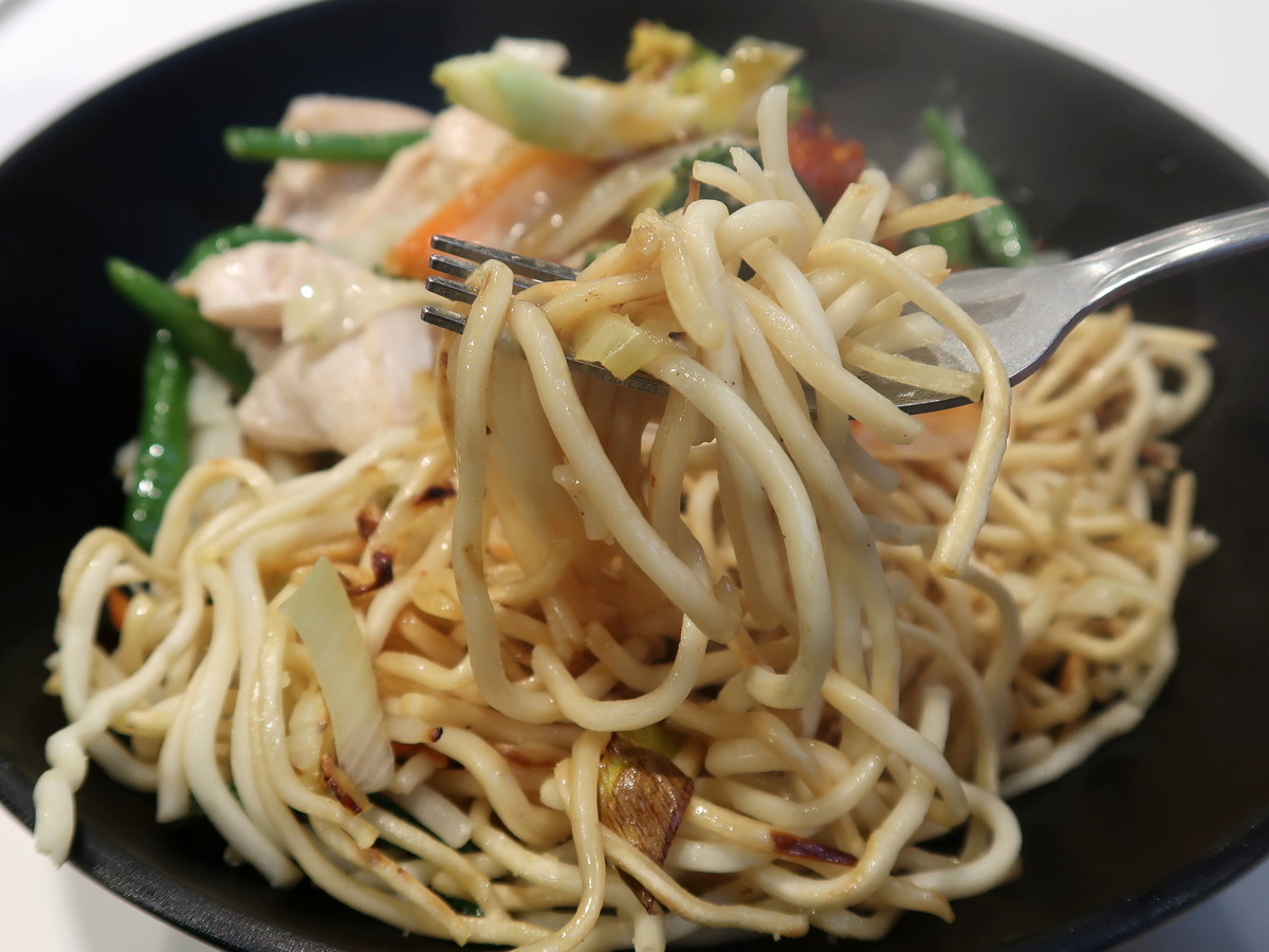 中太麺でやや甘め