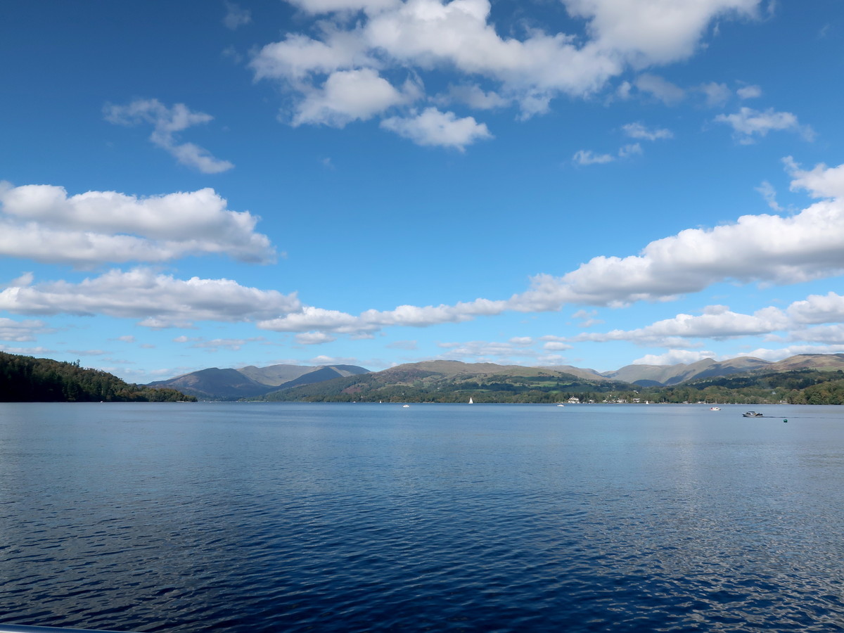 イギリス湖水地方 ウィンダミア湖