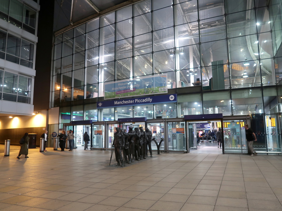 マンチェスター・ピカデリー駅