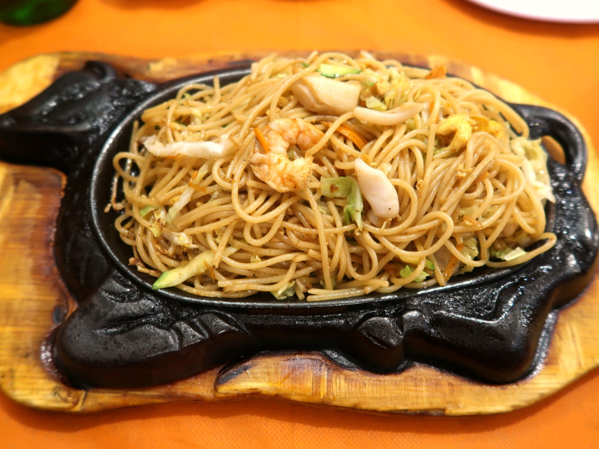 Spaghetti alla Piastra con Frutti di Mare €7.00