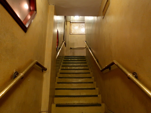 陸羽茶室 2階への階段