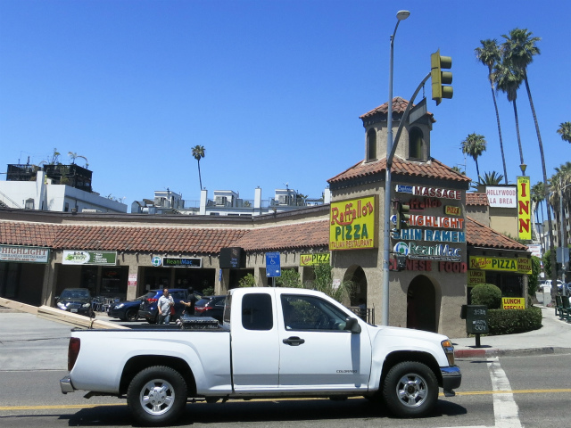 Hollywood Blvd沿いの複合商業施設
